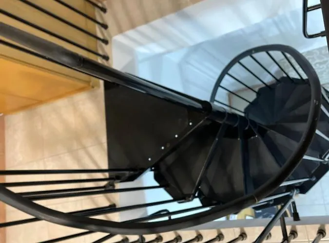 Code 2 Nocleg ze śniadaniem Frosinone