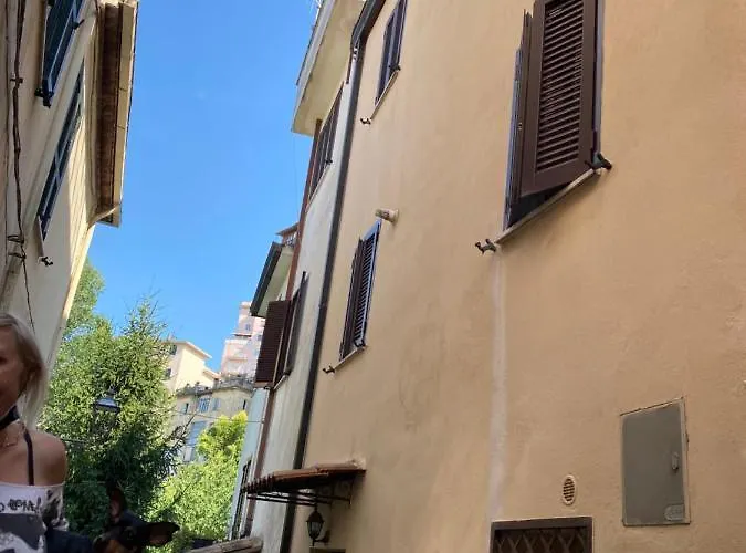 Code 2 Nocleg ze śniadaniem 4*