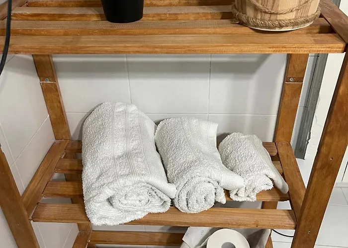 Code 2 Nocleg ze śniadaniem Frosinone